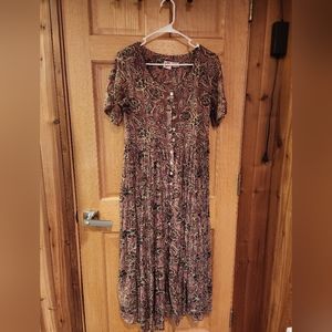 Brown/black/tan maxi-dress. Size small, fits medium. Lightweight. Short sleeve.